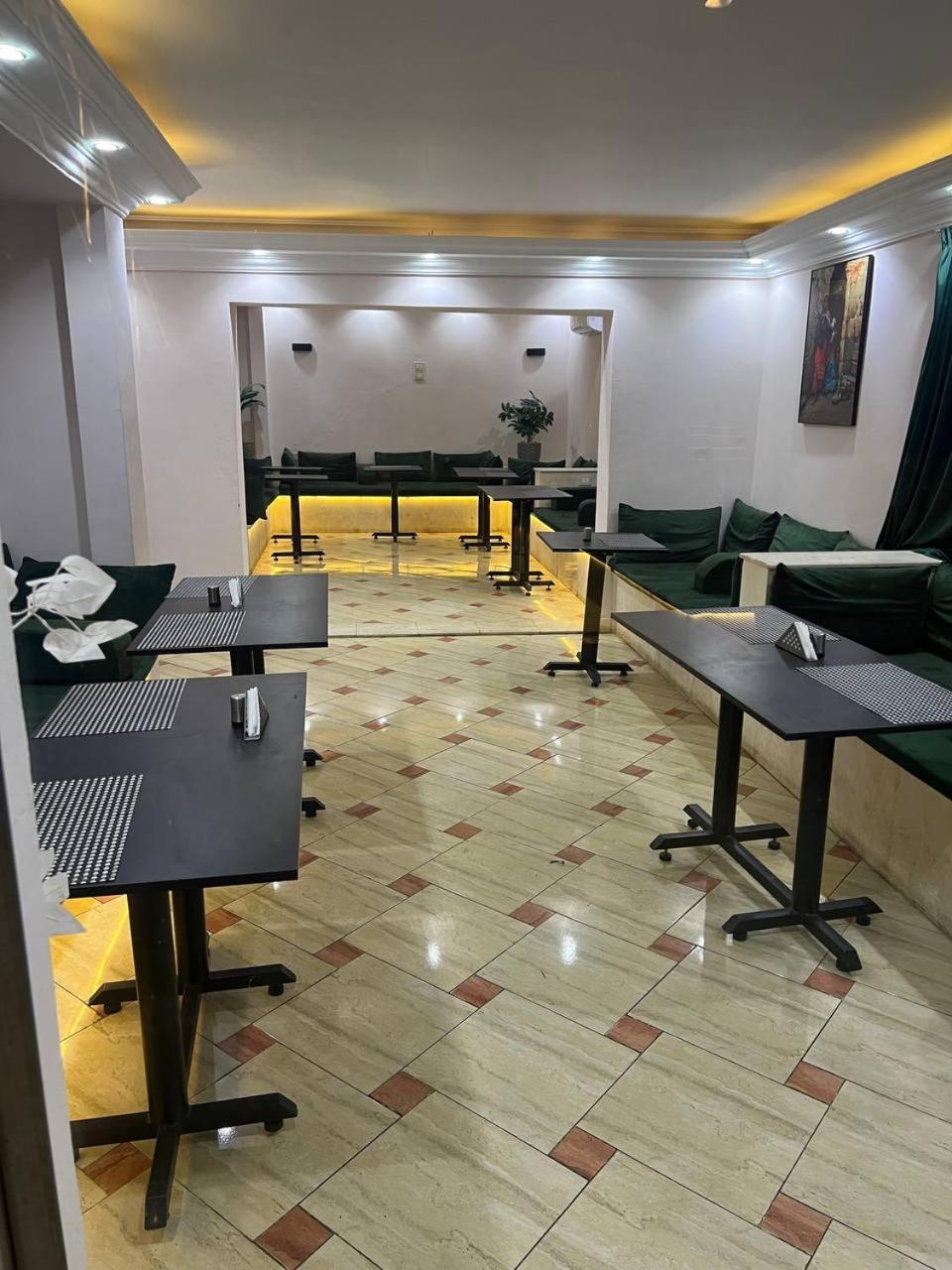 Aziz Egypt Pyramids View Hotel Kafrat al Jabal Ngoại thất bức ảnh